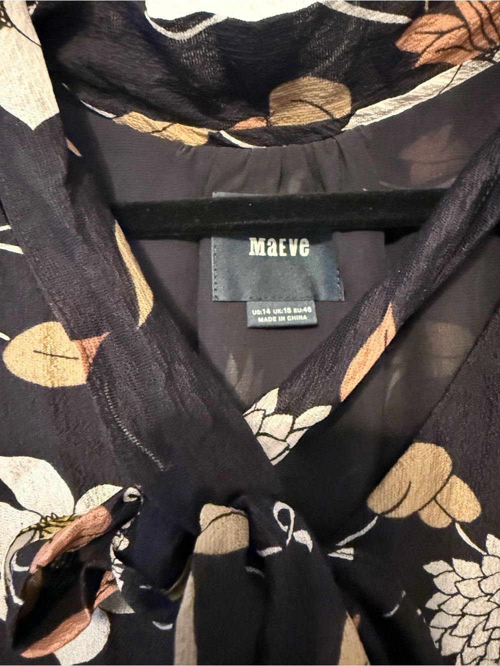 Anthropologie Maeve Petalsilk black floral silk tie neck top size 14 - Picture 4 of 4